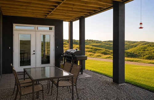 Katepwa Beach Apartment | Katepwa Lake Hilltop Hideaway | Views, Golf, Beach & Trails