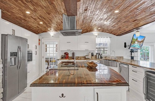 Dania Beach House | Key to luxury Basketbal CT Sauna Pool Dania Beach