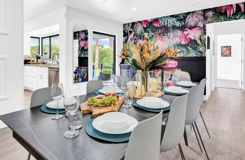 Ojus House | [Kids Favourite] World Cup Lakefront Hub | 5BR | Heated Pool & Fire Table