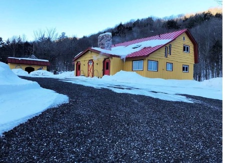 West Bridgewater House | Killington, Left Side of Duplex ,Outside Hot Tub, Charming, Cozy, Clean