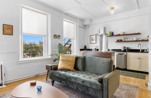Rockland Apartment | Kimball Apartment, Modern Studio on Main Street Ro