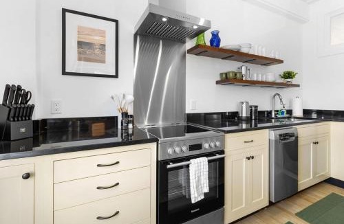 Rockland House | Kimball Apartment, Modern Studio on Main Street Ro