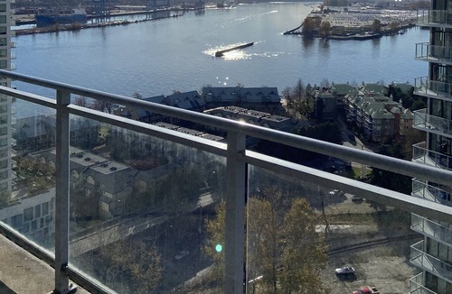 Downtown New Westminster Apartment | King bed River views skytrain in building