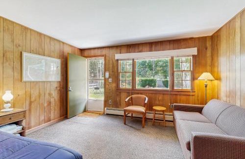 Alton Bay Hotel | King Birch Lake Home, Unit 4