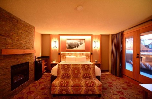 Banff Cabin | King Suite w/Fireplace & Mountain Views