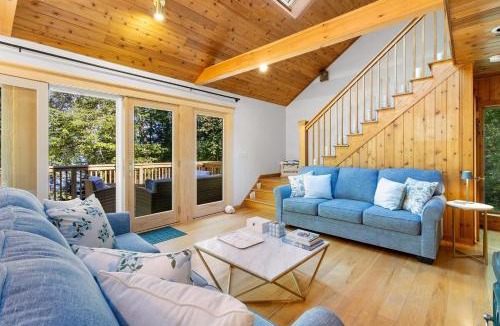 Jefferson House | Kinney Cabin: 5-Bedroom Lakefront Home