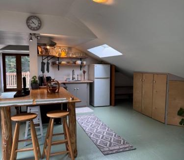 Shawnigan Lake House | Kinsol Hideaway