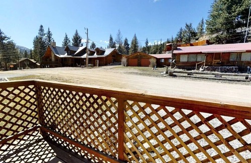 Red River House | Knotty & Nice - In Town - Pet Friendly! - Gas Fireplace - Washer/Dryer - Gas Gri