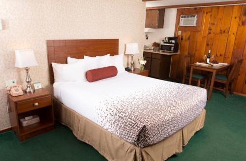 Bennington Hotel | Knotty Pine Motel
