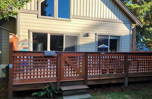 Regional District of Nanaimo House | La Cabaña - A Modern Sanctuary