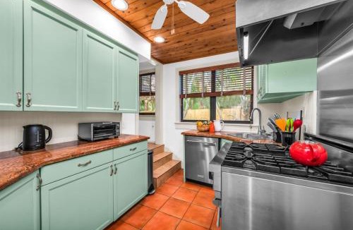 Southside House | La Casa Bonita 1925 Spanish Style Villa near Beach!