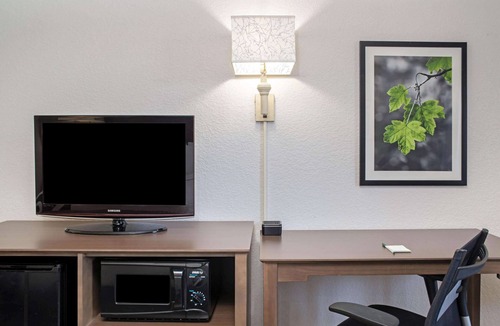West Palm Beach Hotel | La Quinta Inn by Wyndham West Palm Beach - Florida Turnpike