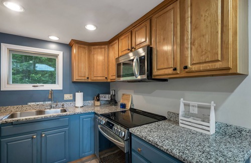 Barnstead House | Lake area Chalet w/Deck, Firepit & Beach Access