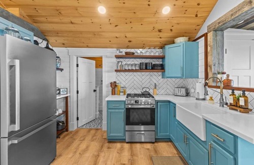 Swanton Cottage | Lake Champlain-Waterfront, Fishing Dock, Mooring, Sunset, Kayak & Paddle Boards!
