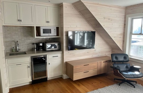 Lincolnville House | LAKE ESCAPE - Town of Lincolnville
