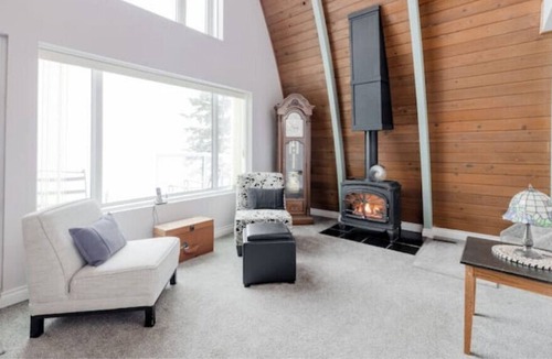 Silver Sands House | Lake Front Cabin, Kayaks, wake boards!