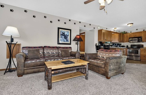 Eagle River Condo | Lake front condo on Eagle River Chain of Lakes with Indoor Pool!
