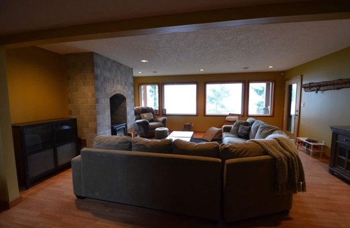 Shawnigan Lake House | Lake Front Relaxation