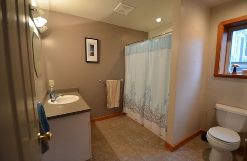 Shawnigan Lake House | Lake Front Relaxation