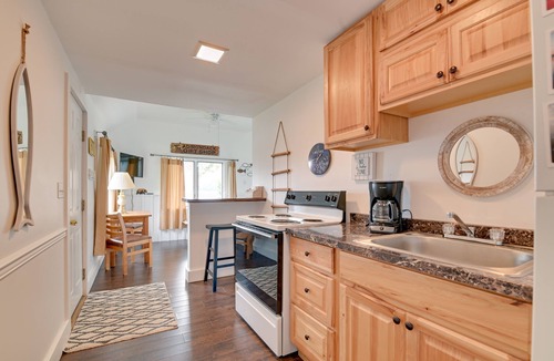 Bolton Landing Cabin | Lake George Waterfront Cabin w/On-Site Marina!