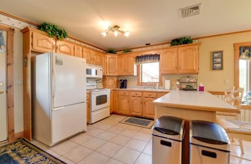 Newport Center House | Lake Memphremagog Access: Newport Condo w/Balcony