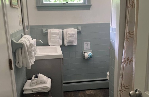 Holderness Hotel | Lake Suite 7, Kitchen, Private Beach + Dock Access, Not Dog Friendly