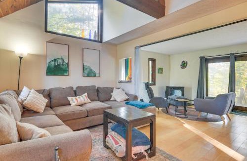 Fairfax House | Lake & Trail Access On-Site! Fairfax Hideaway