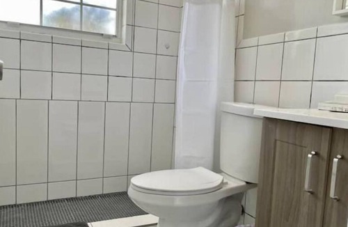 Pembroke Park Apartment | Lake View B-King Bed 3m/ 2 Beach