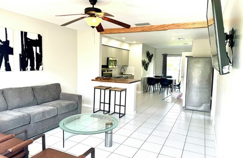 Hallandale Beach House | Lake View - Central Location, Monthly Stays Welcomed, 20% off