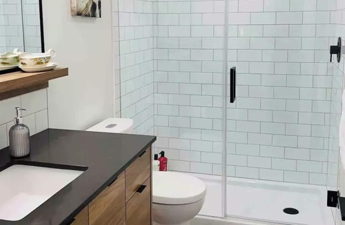 Downtown Kelowna Apartment | Lake View Condo 2 in Kelowna