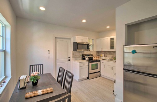 South Palm Park Neighborhood Association Apartment | Lake Worth Apt w/Ocean View ~1 Mile to Beach!