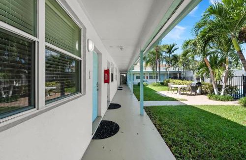 Lake Worth Apartment | Lake Worth Getaway- Cozy Studio - Pool