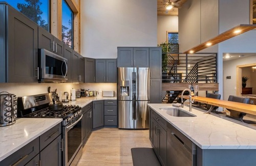 Black Hawk House | Lakefront - Alpine Views - Daily Moose