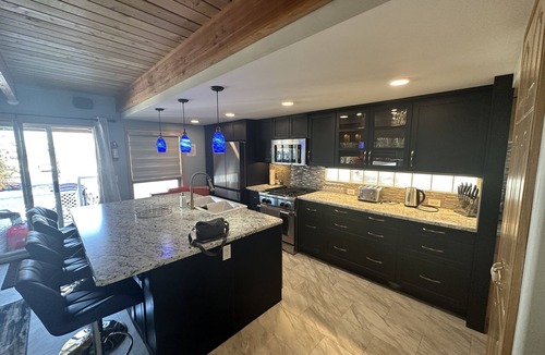 Markerville House | Lakefront Blue House License # STAR-04596