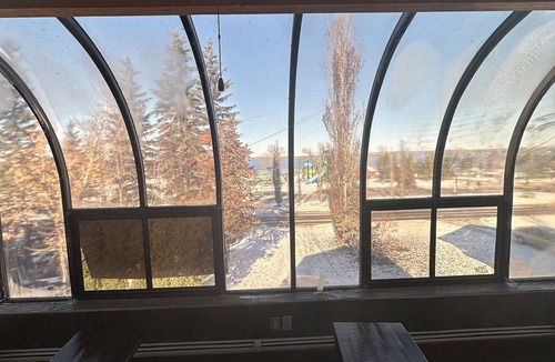 Markerville House | Lakefront Blue House License # STAR-04596