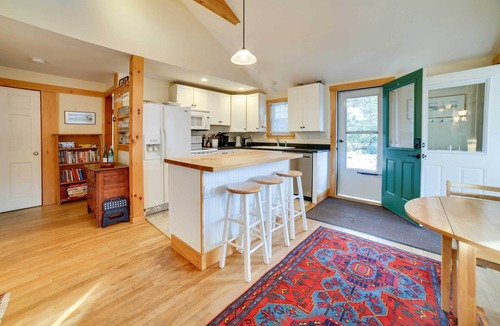 Bradford Cottage | Lakefront Bradford Cottage w/Dock, Near Skiing!