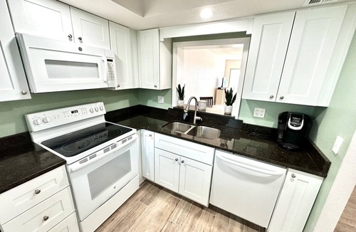 Sebring Condo | Lakefront Downtown Sebring Condo – Minutes to Raceway + Walk to the Circle