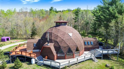 Franklin House | Lakefront Geodesic Dome 45 min to Acadia NP