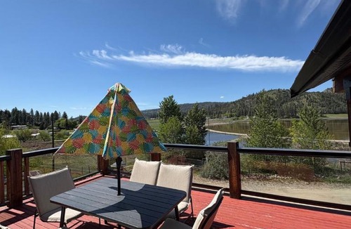 North Glenmore House | Lakefront Grand Lodge