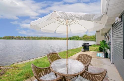 Portage Lakes House | Lakefront - Grill - Bunk Beds - Sleeps 6