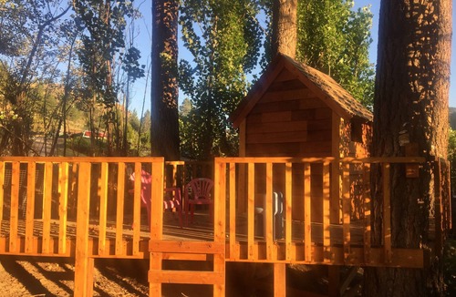 Okanagan-Similkameen House | Lakefront Home With 150 Feet of Private Beach In The Heart Of Wine Country