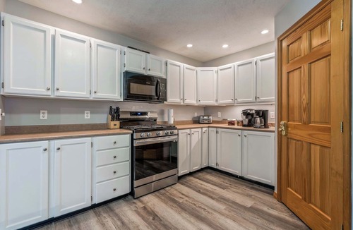 Lebanon House | Lakefront Home with Private Beach Access & Hot Tub