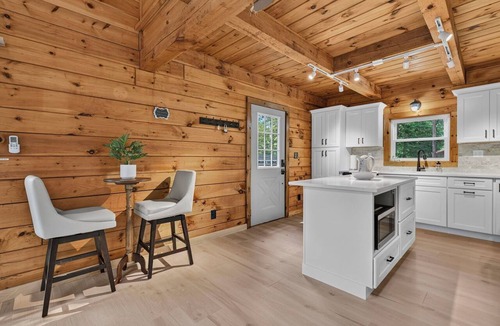Barnstead House | Lakefront Lincoln Log home at Locke Lake Colony Association
