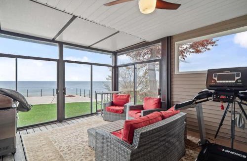 Avon Lake House | Lakefront Luxury - Kayaks - 4 Bedrooms - 3 Full Baths - Sleeps 8