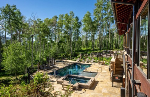 Silverthorne House | Lakefront Retreat | Private Hot Tub & Firepit | Summit Sky Ranch