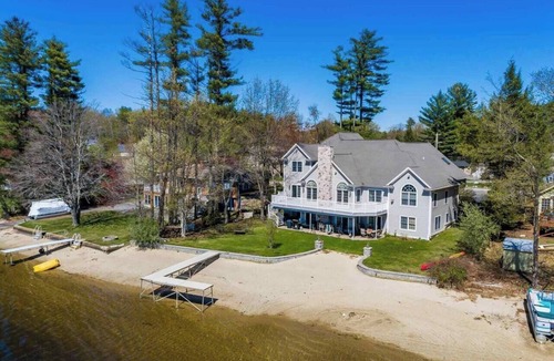 Salem House | Lakefront Sunset Home, Private Dock & Beach