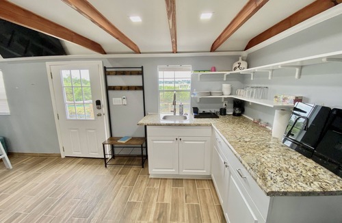 Winter Haven Cottage | Lakefront Tiny Cottage 4 Miles to LEGOLAND.