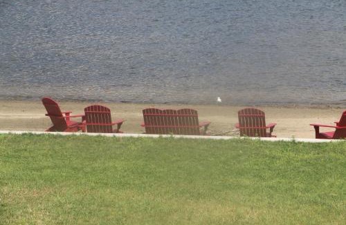 Malletts Bay Hotel | Lakeshore Vermont