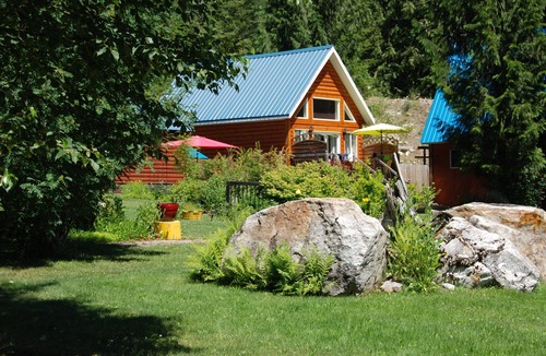 Revelstoke Cabin | Lakeside Cozy Mackenzie Cabin Between Revelstoke and Sicamous, BC