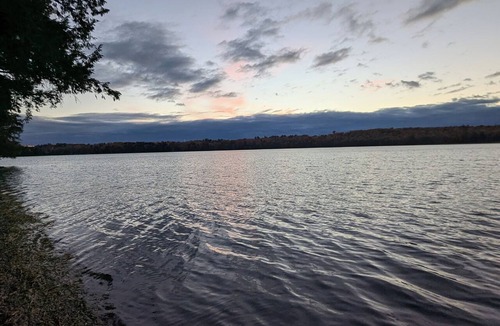 Palmyra House | Lakeside Haven on Whites Pond
